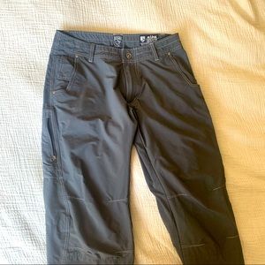 Kuhl Men’s Hiking Pants / Utility Outdoor Pants / Many Cargo Pockets